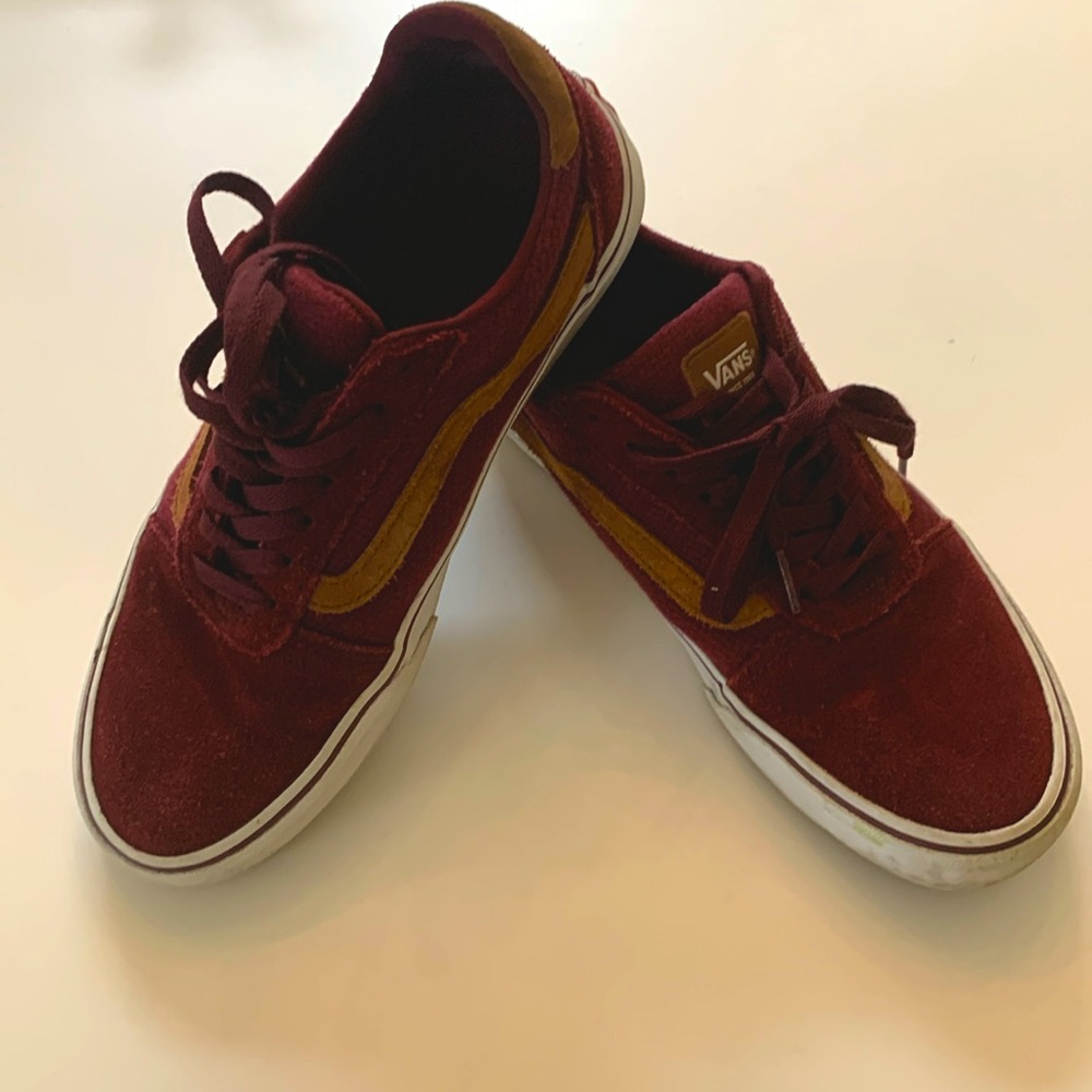 Vans Suede Burgandy size 8.5
